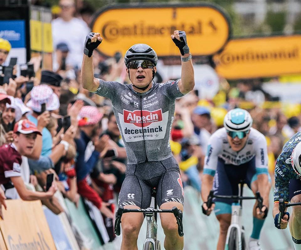 Alpecin Deceuninck rider Jasper Philipsen won the 2024 Tour de France Stage 13 from Agen to Pau wearing a Gamechanger 2.0 helmet